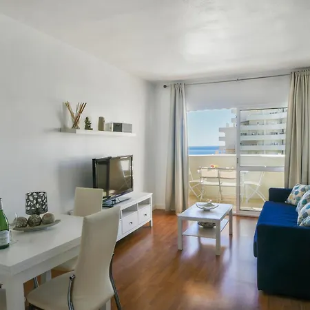 Fantastic Seaviews & Pool, Close To The *