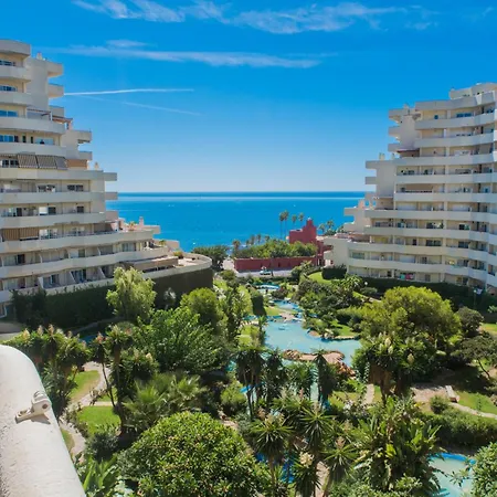 Fantastic Seaviews & Pool, Close To The