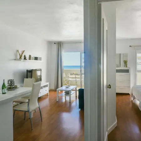 아파트 Fantastic Seaviews & Pool, Close To The 베날마데나코스타